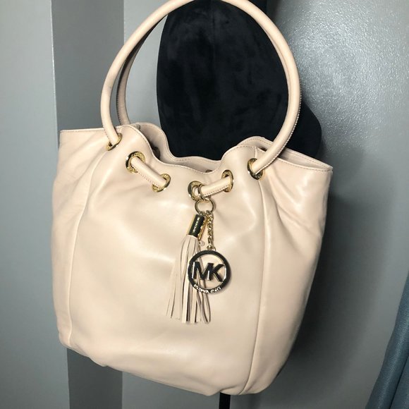 Michael Kors Blush Leather Ring Tote NWT - Picture 3 of 11